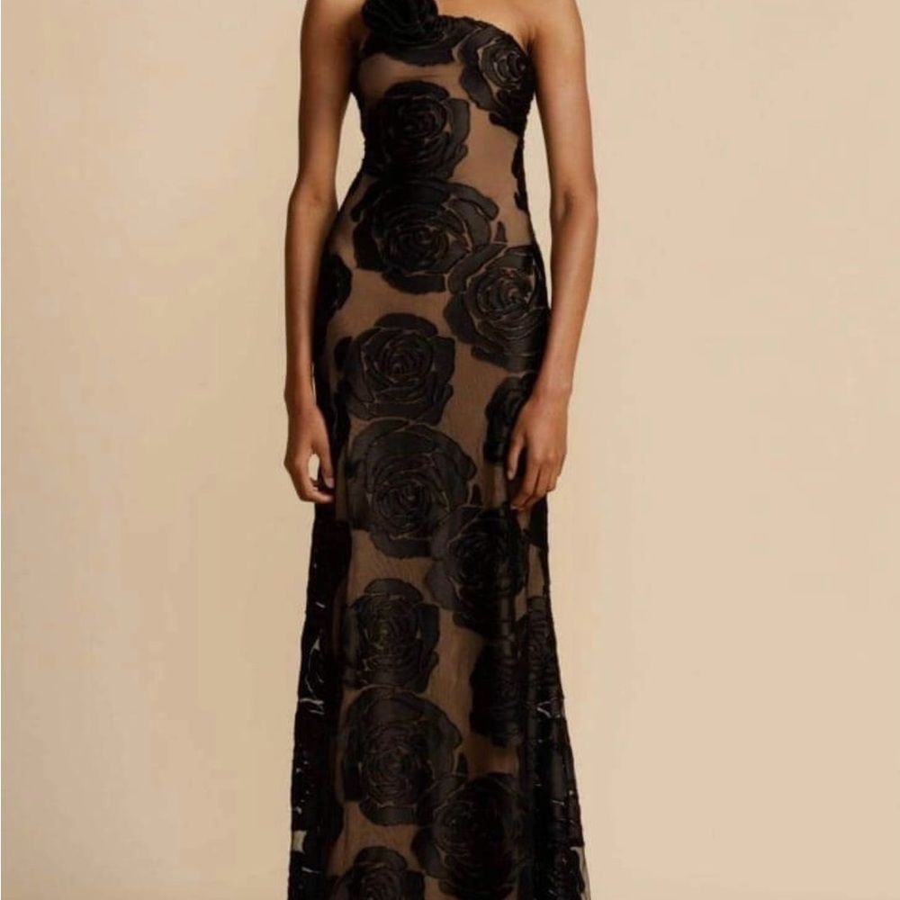 Elegant Black Floral Evening Dress